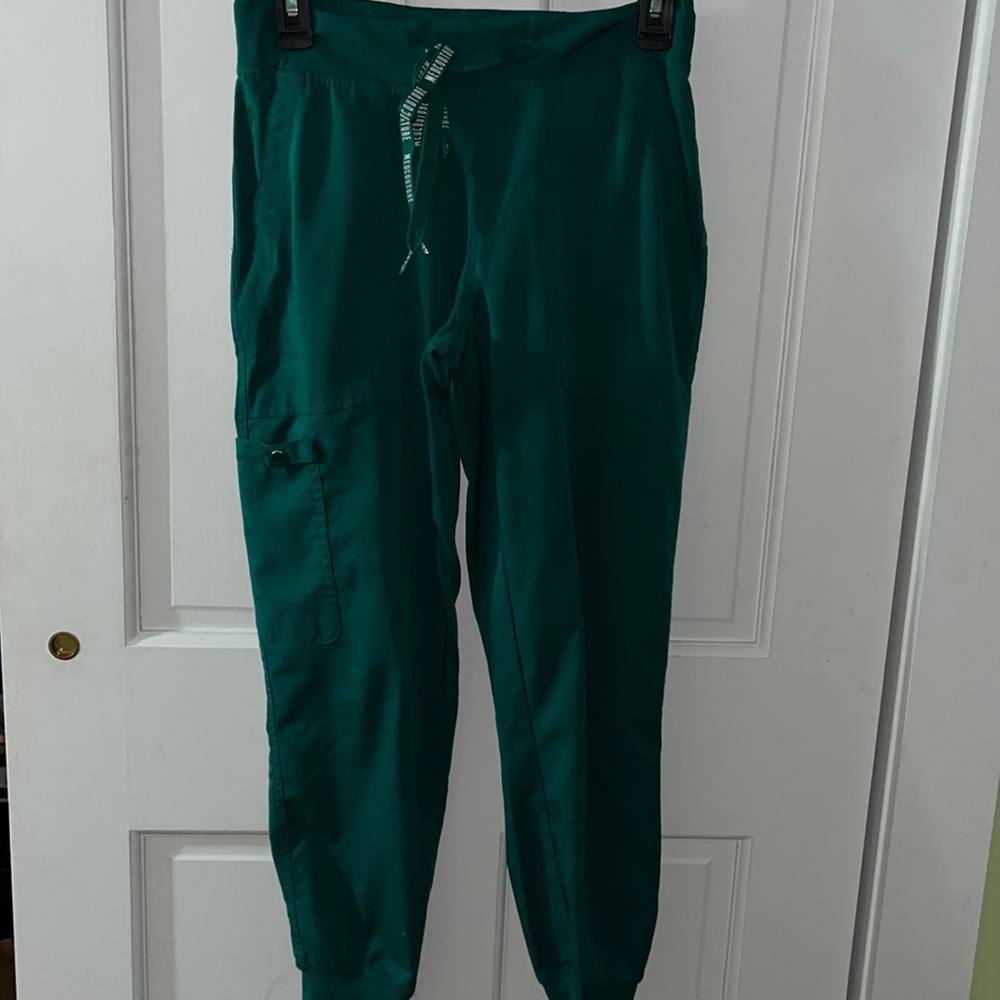 Size small scrub pants green medcouture